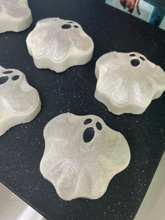 Ghostly Fun - Bath Bomb with Color Embed
