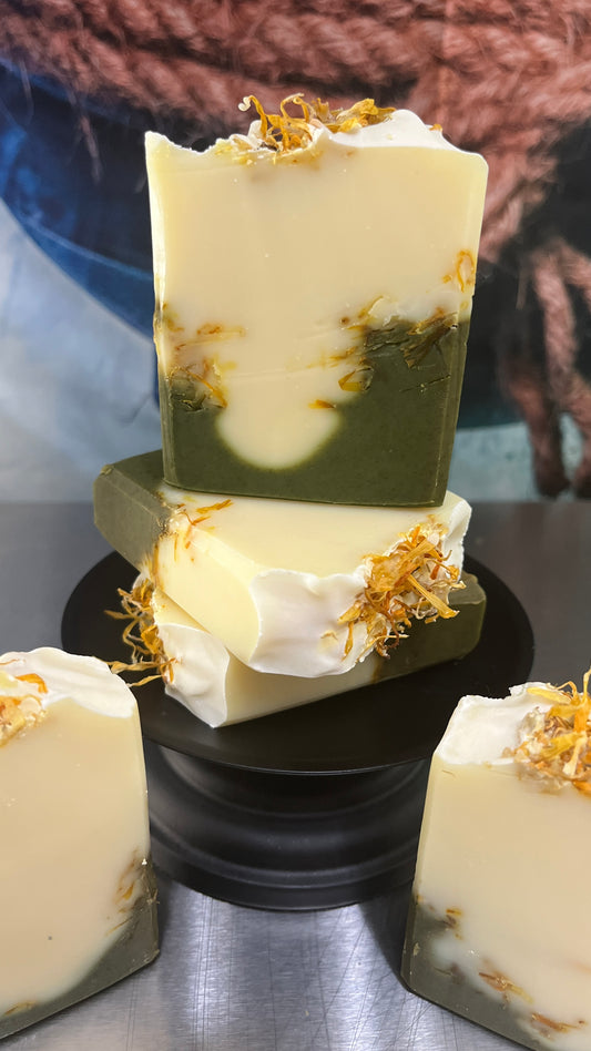 All Natural Soap Bar - Calendula Infused w/Spirulina Dropswirl